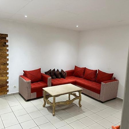 Iris Room Libreville Buitenkant foto