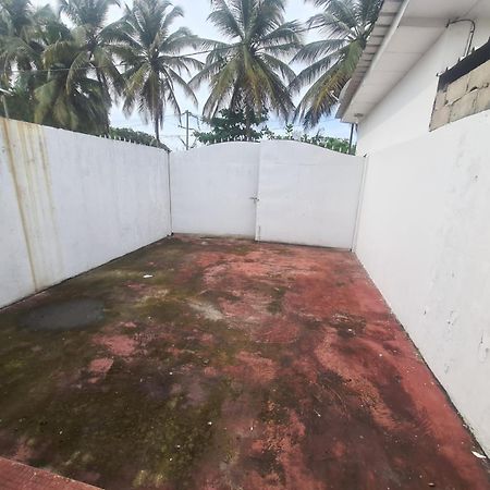 Iris Room Libreville Buitenkant foto