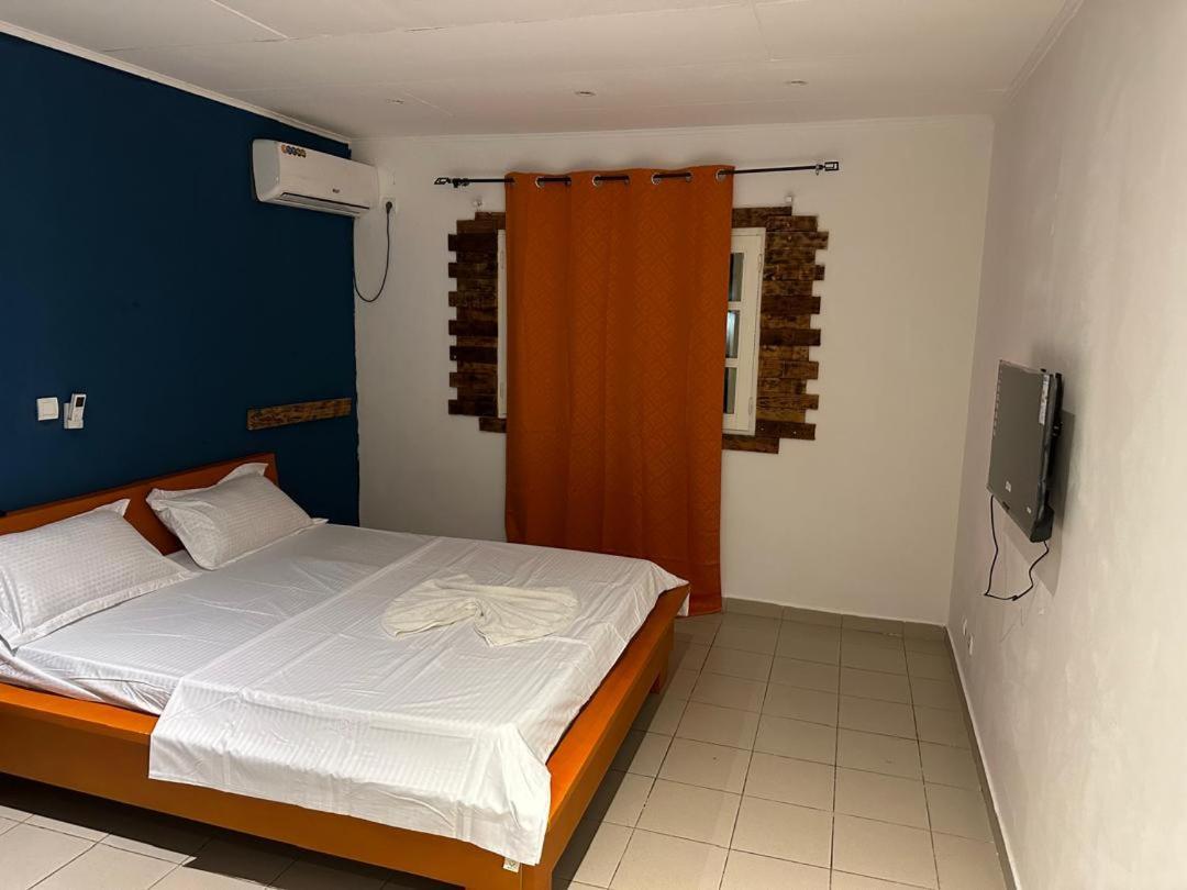 Iris Room Libreville Buitenkant foto