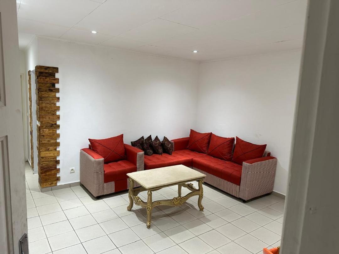 Iris Room Libreville Buitenkant foto